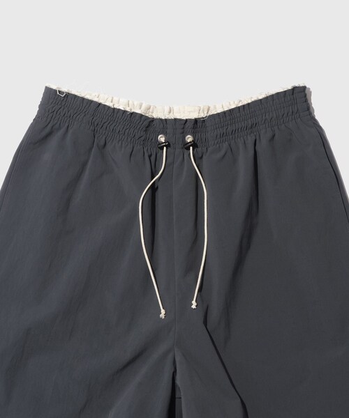 ADAM ET ROPE'(アダムエロペ)の「【CAMIEL FORTGENS/カミエル フォートヘンス】KNEE SHORTS(その他パンツ・メンズ・ネイビー・M)」の3枚目の写真