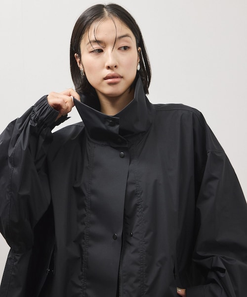 ADAM ET ROPE'（アダムエロペ）の「ファンクションドロストブルゾン/撥水（ナイロンジャケット・レディース・ブラック/カーキ・36/38）」の16枚目の写真