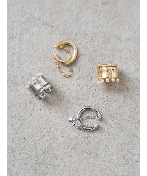 ELENDEEK(エレンディーク)の「ASYMMETRY HOOP EAR CUFF(イヤーカフ・レディース・シルバー/ゴールド・F)」の6枚目の写真