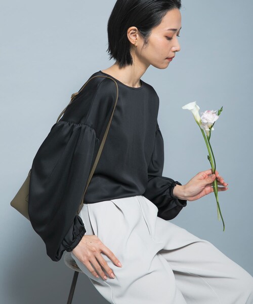 URBAN RESEARCH ROSSO（アーバンリサーチロッソ）の「ハンマーサテンギャザーブラウス（シャツ/ブラウス・レディース・WHITE/BLACK・Free）」の12枚目の写真