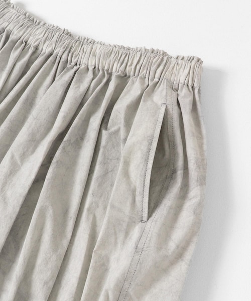 URBAN RESEARCH（アーバンリサーチ）の「Nomat　Cotton Shirring Skirt（スカート・レディース・Pearl Gray/OliveGreen・1）」の8枚目の写真