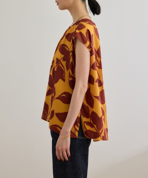 ROPE'（ロペ）の「DEVEAUXジオメトリックフラワーブラウス（シャツ/ブラウス・レディース・ブラック/オレンジ・F）」の12枚目の写真