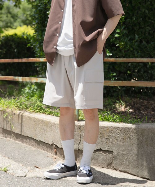 ITEMS URBANRESEARCH（アイテムズ アーバンリサーチ）の「ウエストイージーポリカーゴショーツ（その他パンツ・メンズ・BLK/IVO/KHK・S/M/L）」の5枚目の写真