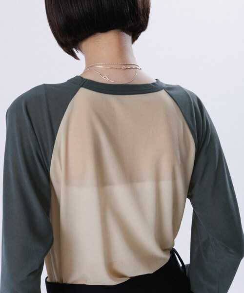 ADAM ET ROPE'(アダムエロペ)の「SHEER RINGER RAGLAN LONG SLEEVE(Tシャツ/カットソー・レディース・ホワイト/キャメル/ベージュ/ブラック・38/42)」の22枚目の写真