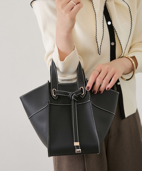 VIS(ビス)の「【復刻/J’aDoRe JUN ONLINE限定】フロントタイバッグ/マルチWAY(トートバッグ・レディース・ブラック/グレー系/ベージュ系・F)」の14枚目の写真