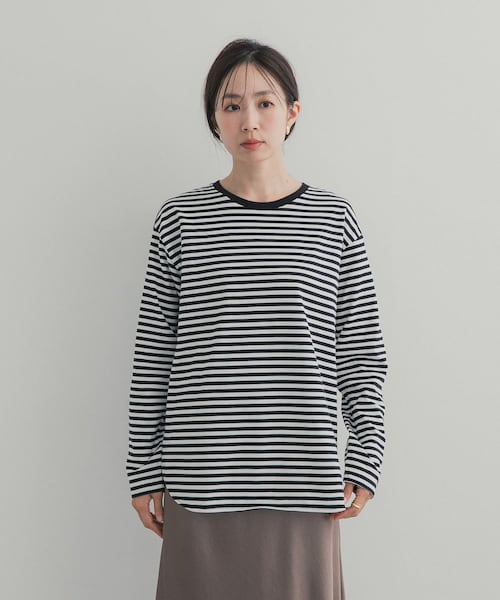 URBAN RESEARCH DOORS（アーバンリサーチドアーズ）の「コットンラウンドヘムカットソー（Tシャツ/カットソー・レディース・OFF/BORDER・S/M）」の22枚目の写真