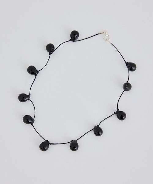 ADAM ET ROPE'(アダムエロペ)の「【J'aDoRe・店舗限定】【Sisi Joia(シシ ジョイア)】NOUE necklace(ネックレス・レディース・ブラック/ホワイト系・F)」の2枚目の写真