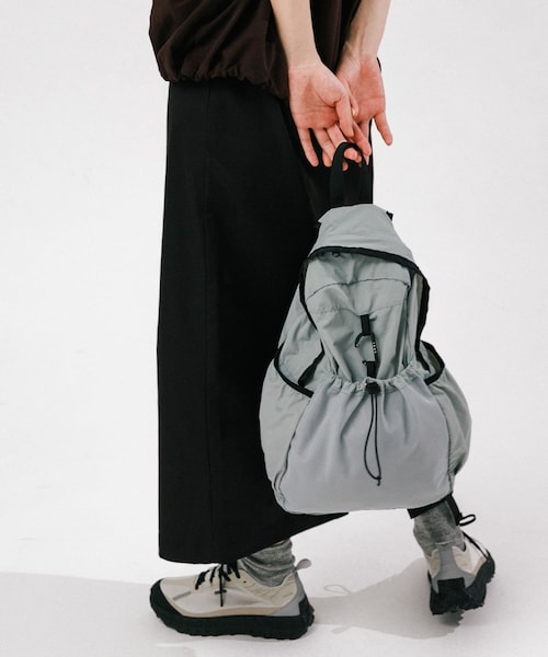 EKAL(エカル)の「EASY DAYPACK(バックパック/リュック・レディース・ブラック/グレージュ/ブルー/ベージュ・One)」の4枚目の写真