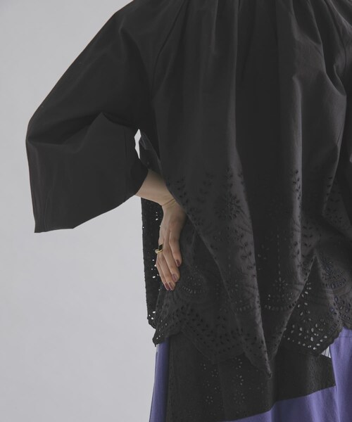 THE GOODLAND MARKET（ザグッドランドマーケット）の「FANAKA　チュニックブラウス（シャツ/ブラウス・レディース・WHITE/BLACK/BLUE・Free）」の14枚目の写真