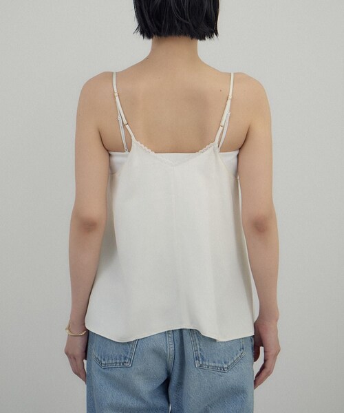 ADAM ET ROPE'（アダムエロペ）の「フレンチレースフィブリルサテンキャミソール（キャミソール・レディース・ブラック/オフホワイト・F）」の17枚目の写真