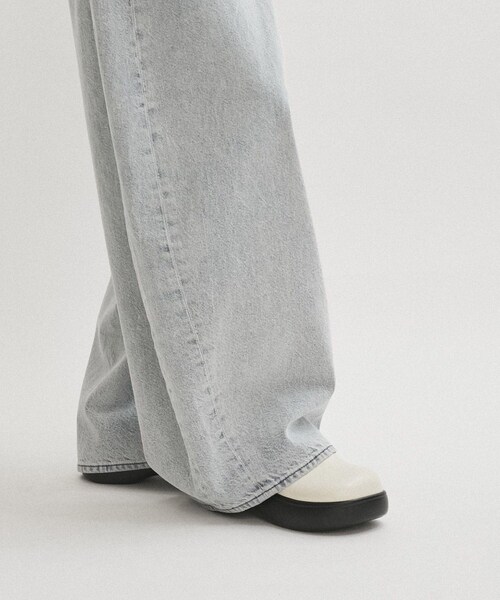 ADAM ET ROPE'（アダムエロペ）の「【サステナブル】バックタックワイドデニム（デニムパンツ・レディース・ブルー/サックス・36/38）」の20枚目の写真