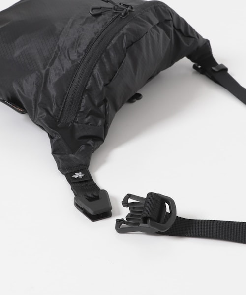 URBAN RESEARCH（アーバンリサーチ）の「GOLDWIN　Rip-stop Sacoche Bag（ショルダーバッグ・メンズ・BK/CH・Free）」の9枚目の写真