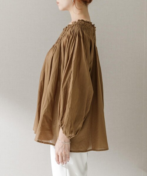 URBAN RESEARCH ROSSO（アーバンリサーチロッソ）の「TORRAZZO DONNA　インドコットンランダムタックブラウス（シャツ/ブラウス・レディース・BROWN/L.PINK/BLACK・FREE）」の12枚目の写真