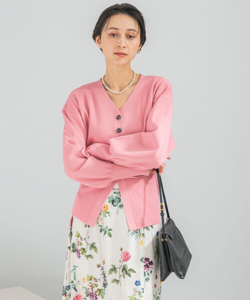 URBAN RESEARCH ROSSO（アーバンリサーチロッソ）の「Vネックリブフロント釦デザインニット（カーディガン/ボレロ・レディース・L/GREIGE/PINK・Free）」の19枚目の写真