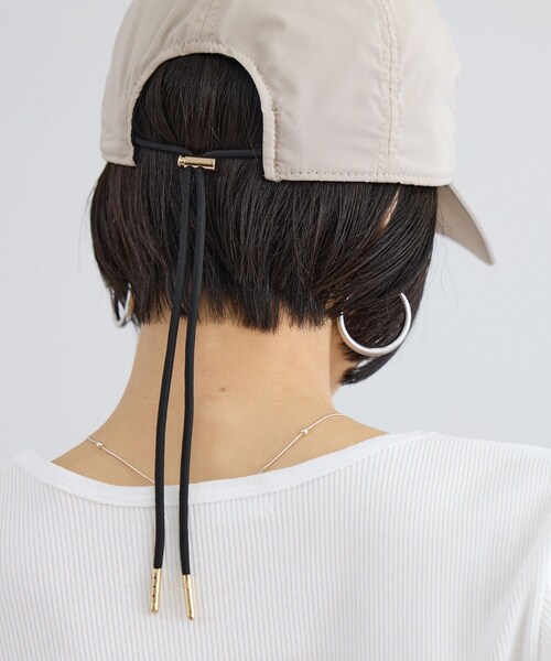 ADAM ET ROPE'（アダムエロペ）の「ストール付き2WAYキャップ / 撥水・UVケア（キャップ・レディース・ブラック/ベージュ系・F）」の9枚目の写真
