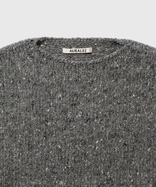 ADAM ET ROPE'(アダムエロペ)の「【AURALEE/オーラリー】LOW-GAUGE HOMESPUN TWEED KNIT P/O(ニット/セーター・メンズ・ライトグレー/ダークブラウン・3/4)」の10枚目の写真