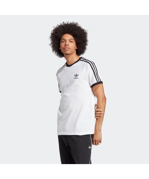 adidas（アディダス）の「アディカラー クラシック スリーストライプ Tシャツ（トップス・メンズ・ブラック/ホワイト/ブラウン/グリーン/アークティックフュージョン/ベージュ/ブルーバード/レッド/オレンジ/カレッジグリーン/ボールドゴールド/ミネラルグリーン/マジックベージュ/パープル/プリラブドイエロー/プリラブドブラウン/ブルー/グレー/イエロー・2XS/XS/S/M/L/XL/2XL/3XL/J/XS/J/S/J/M/J/L/J/XL/J/2XL/J/3XL/4XL/5XL/6XL/MT/LT/XLT/2XLT/3XLT/4XLT/6XLT/J/2XS/J/4XL/J/5XL）」の6枚目の写真