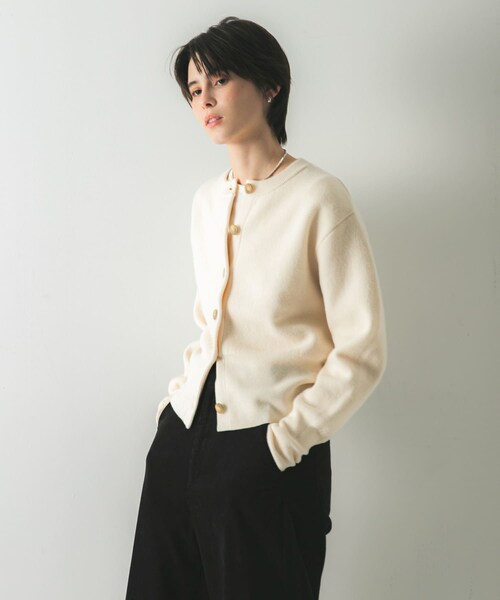 URBAN RESEARCH(アーバンリサーチ)の「ウールカシミヤショルダーパッドカーディガン(カーディガン/ボレロ・レディース・GRAY/BLACK/OFF・FREE)」の8枚目の写真