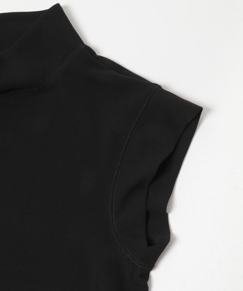 URBAN RESEARCH ROSSO（アーバンリサーチロッソ）の「ELENDEEK　OFF NECK CUT AND SEWN（Tシャツ/カットソー・レディース・O.WHT/BLK/BRN・Free）」の15枚目の写真