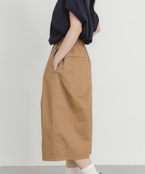 EKAL(エカル)の「撥水チノバミューダパンツ(その他パンツ・レディース・キャメル/ブラック・One)」の20枚目の写真
