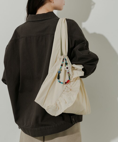 SMELLY（スメリー）の「カシュクールフリルトート（トートバッグ・レディース・IVO/BLK・-）」の8枚目の写真