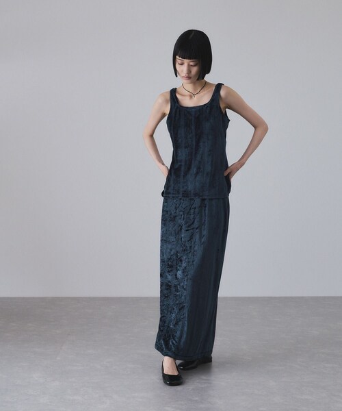 ADAM ET ROPE'（アダムエロペ）の「【Miller for ADAM ET ROPE'】別注 スクエアタンク（カップ付き）（タンクトップ・レディース・グリーン/ネイビー・F）」の5枚目の写真