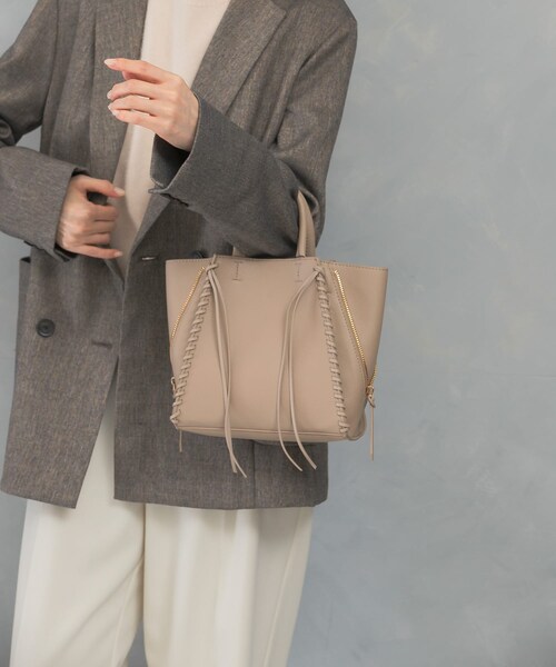URBAN RESEARCH ROSSO（アーバンリサーチロッソ）の「サイドジップミニトート（ショルダーバッグ・レディース・GREIGE/BROWN/BLACK・-）」の3枚目の写真