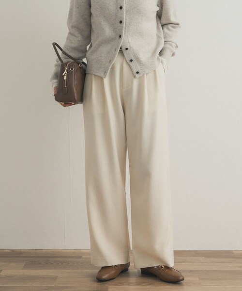 URBAN RESEARCH DOORS(アーバンリサーチドアーズ)の「『UR TECH SMOOTHLUXE』ワイドトラウザー(その他パンツ・レディース・ECRU/CHARCOAL・S/M)」の17枚目の写真