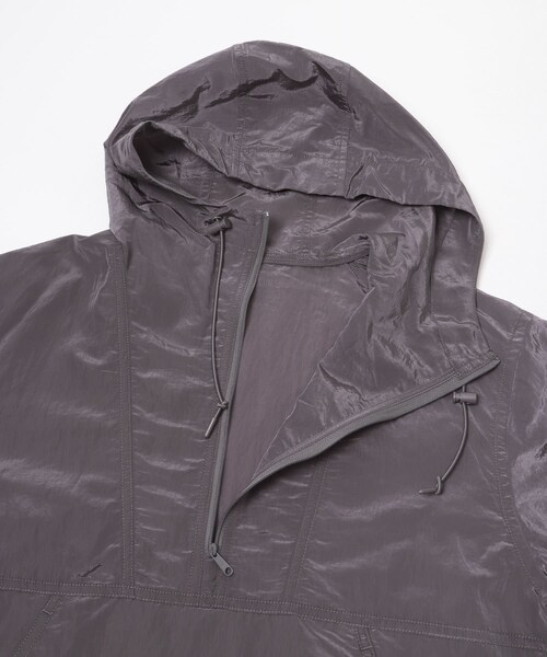 URBAN RESEARCH DOORS(アーバンリサーチドアーズ)の「FORK&SPOON シアーアノラックパーカー(パーカー・メンズ・BLACK/CHARCOAL・4/5)」の14枚目の写真