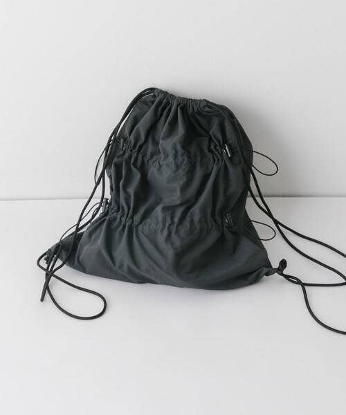 SMELLY（スメリー）の「ドロストギャザーナップサック（バックパック/リュック・レディース・L.BLU/BLK・-）」の5枚目の写真
