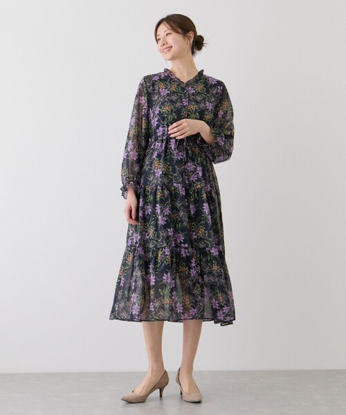 Jayro(ジャイロ)の「フリルネック花柄ワンピース(ワンピース・レディース・ホワイト系/ネイビー系・F)」の11枚目の写真