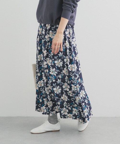 URBAN RESEARCH DOORS（アーバンリサーチドアーズ）の「レーヨンフラワープリントスカート（スカート・レディース・NAVY/BLACK・Free）」の14枚目の写真