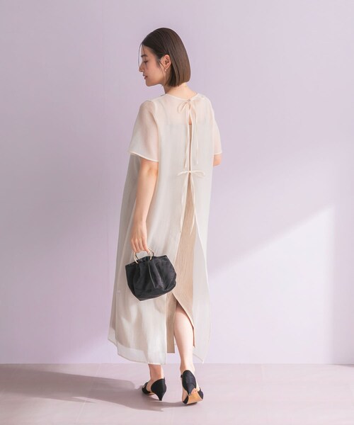 URBAN RESEARCH ROSSO（アーバンリサーチロッソ）の「ハーフスリーブオーガンジーバックオープンドレス（ワンピース・レディース・IVORY/BLACK・Free）」の11枚目の写真