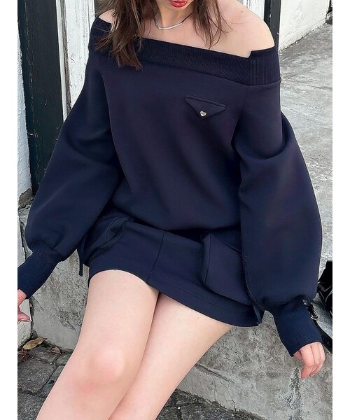 dazzlin（ダズリン）の「ワイドスクエアネックスウェット（スウェット・レディース・グレー/ネイビー/パープル・F）」の10枚目の写真