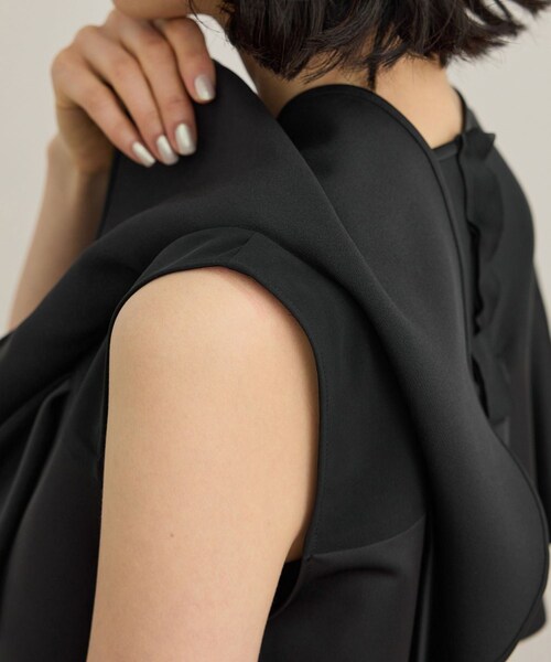 ROPE'(ロペ)の「サテンラッフルブラウス/洗える(シャツ/ブラウス・レディース・ブラック/オフホワイト・F)」の22枚目の写真