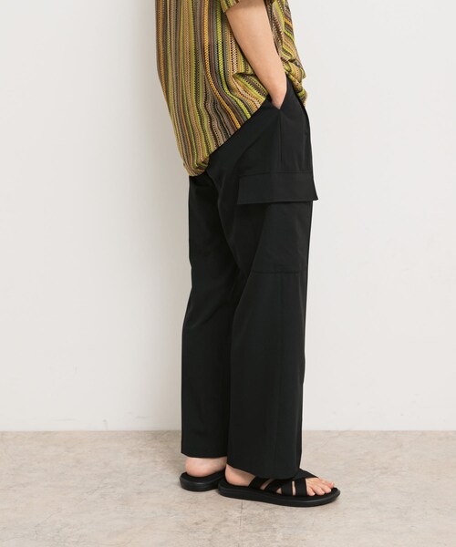SENSE OF PLACE by URBAN RESEARCH(センスオブプレイスバイアーバンリサーチ)の「テックセンタープレスカーゴスラックス(その他パンツ・メンズ・BLACK/KHAKI・M/L)」の6枚目の写真