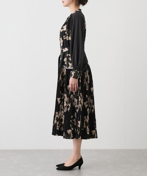 Jayro（ジャイロ）の「プリーツアソートワンピース（ワンピース・レディース・ブラック/キナリ・M）」の19枚目の写真