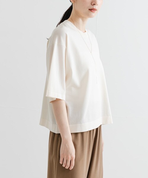 URBAN RESEARCH(アーバンリサーチ)の「ドライタッチハイゲージニットTシャツ(Tシャツ/カットソー・レディース・BLACK/OFF・FREE)」の5枚目の写真