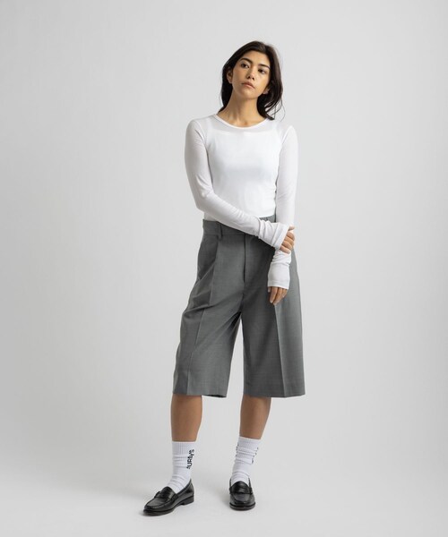 Saturdays NYC(サタデーズ ニューヨークシティ )の「Kim Pleated Shorts | WOMEN(その他パンツ・レディース・グレー/ネイビー・L/M/S)」の17枚目の写真
