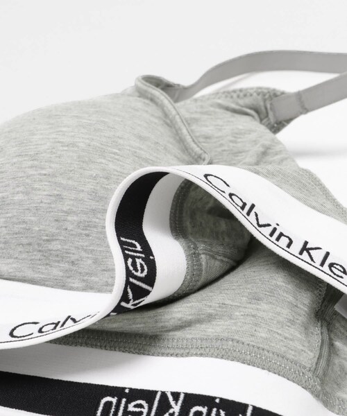 URBAN RESEARCH（アーバンリサーチ）の「Calvin Klein　LGHT LINED TRIANGLE（ブラジャー・レディース・UB1-BLACK/P7A-GREY・S/L/M）」の11枚目の写真