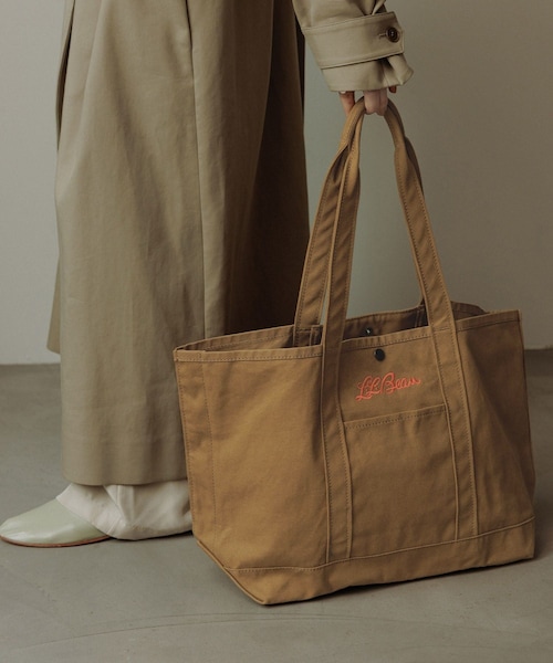 ADAM ET ROPE'（アダムエロペ）の「【J'aDoRe・店舗限定】【L.L.Bean for SALON（エル・エル・ビーン）】別注middle grocery tote（トートバッグ・レディース・ブラウン系/サックス/ローズピンク/ピンク系/イエロー系・F）」の4枚目の写真