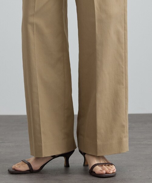ADAM ET ROPE'(アダムエロペ)の「コットンライクスタイルアップパンツ 3(スラックス・レディース・ベージュ/ネイビー・M/S/XS)」の11枚目の写真