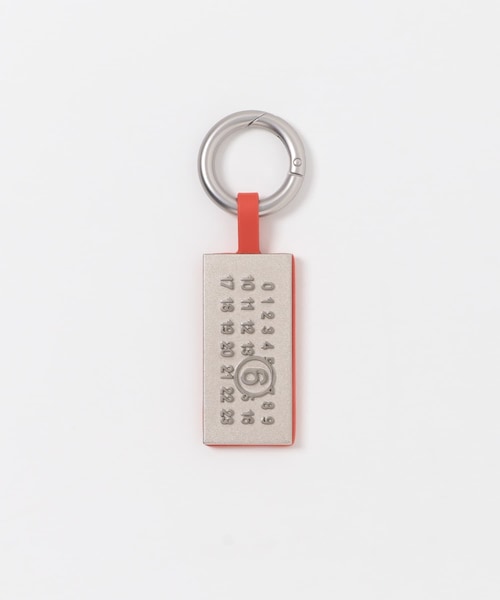 URBAN RESEARCH（アーバンリサーチ）の「MM6　P8885 KEY RING（キーホルダー・レディース・T8013BLACK/T4020 OR・-）」の2枚目の写真
