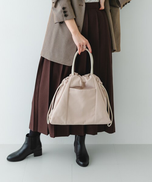 RODE SKO（ロデスコ）の「ショルダー付撥水キンチャクバッグ（ショルダーバッグ・レディース・BLACK/GRAY/IVORY・one）」の9枚目の写真