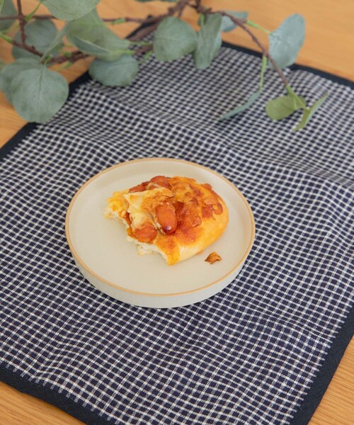 URBAN RESEARCH DOORS(アーバンリサーチドアーズ)の「DOORS LIVING PRODUCTS comfy プレート15cm(食器・メンズ・アイボリー/ネイビー・-)」の4枚目の写真