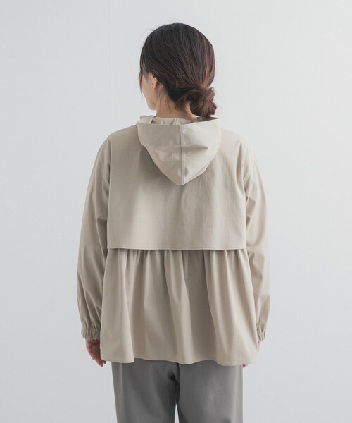 URBAN RESEARCH DOORS（アーバンリサーチドアーズ）の「撥水バックギャザーフードジャケット（テーラードジャケット・レディース・BEIGE/PINKBEIGE/NAVY・Free）」の14枚目の写真