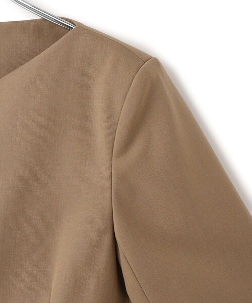 ADAM ET ROPE'（アダムエロペ）の「【EMOELLE】スリットネックハーフスリーブジャケット（ノーカラージャケット・レディース・ブラック系/ベージュ・F）」の15枚目の写真