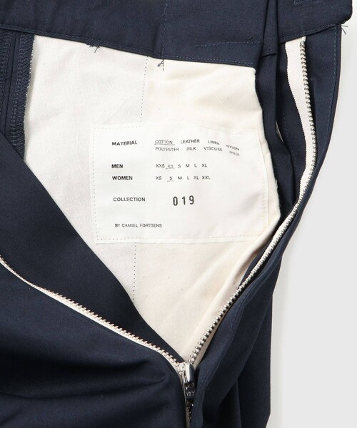 ADAM ET ROPE'（アダムエロペ）の「【CAMIEL FORTGENS/カミエル フォートヘンス】CARGO SHORTS COTTON SUITING（スラックス・メンズ・ダークブラウン/ネイビー・S/XS）」の14枚目の写真