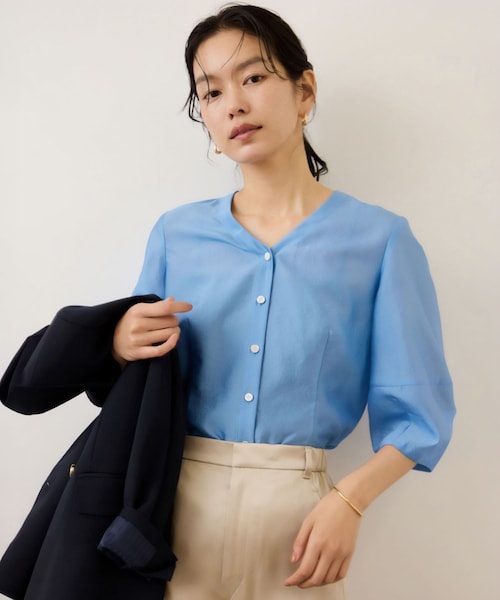 ROPE'(ロペ)の「ランタンスリーブシルクライクブラウス/イージーケア(シャツ/ブラウス・レディース・スミクロ/オフホワイト/ブルー・F)」の13枚目の写真
