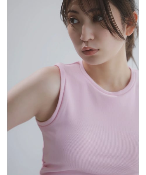 dazzlin（ダズリン）の「【吉田朱里】涼感加工ギャザーノースリリブトップス（タンクトップ・レディース・オフホワイト/チャコールグレー/ブラック/ピンク・F）」の14枚目の写真